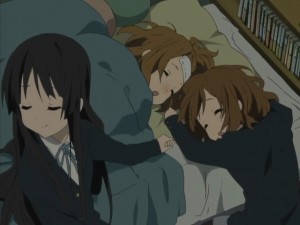 Like always, Yui is always lazy.