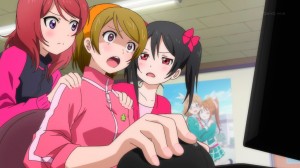 Hanayo is in full fangirl mode!