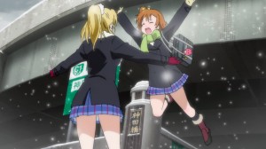 Honoka gives a heartwarming reunion with Eli.