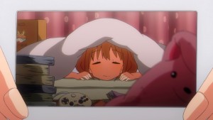 At least we know what Anzu does when she is not working... and yep, she is also a gamer.