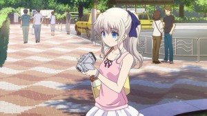 Nao just looks too adorable with that ponytail.